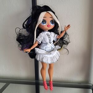 LOL Surprise! OMG Movie Magic Starlette Fashion Doll w/ 4pcs doll clothes